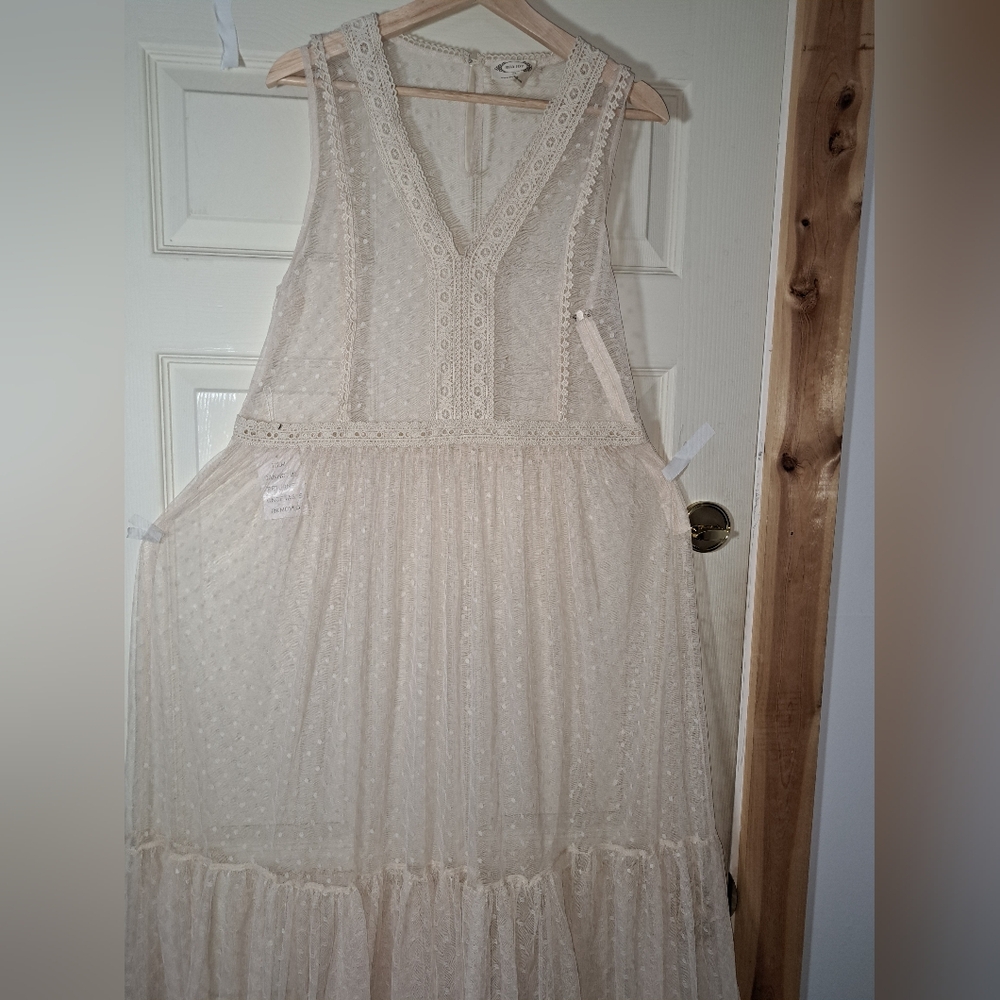 Cream Lace Sleeveless Dress